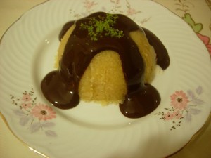 Çikolata Soslu Dondurmalı İrmik Helvası