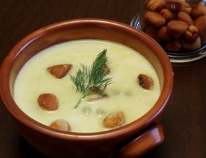 Kıtır Hamurlu Bezelye Çorbası