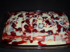 Mikrodalgada Vişneli Ekmek Tatlısı