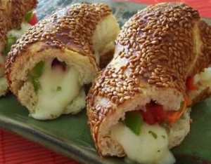 Sosisli Salamlı Sandviç Kanepeleri