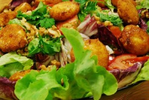 Kızarmış Tulum Peynirli Salata