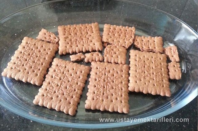 Bisküvili Muzlu Pasta Tarifi
