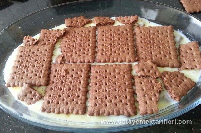 Bisküvili Muzlu Pasta Tarifi