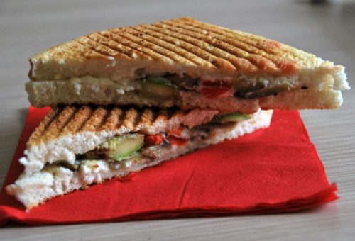 Keçi Peynirli Sebzeli Tost