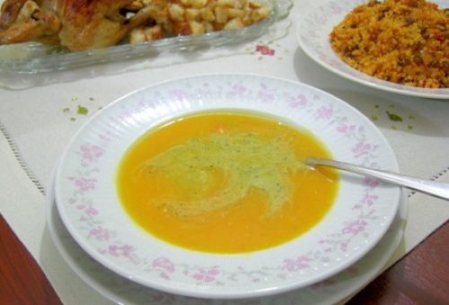 Fesleğen Soslu Sebze Çorbası