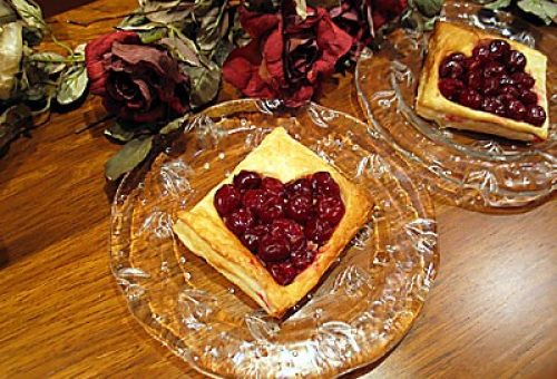 Vişneli Milföy Tatlısı