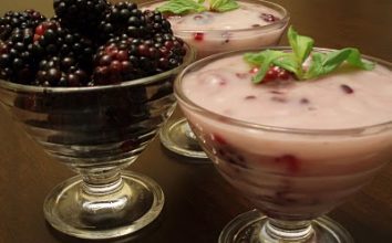 Böğürtlenli Muhallebi