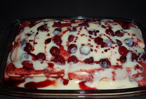 Mikrodalgada Vişneli Ekmek Tatlısı