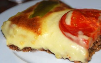 Püreli Tepsi Kebabı